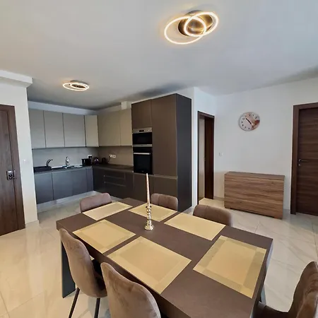 Sunflower, Designer Two-bedroom 세인트폴스베이